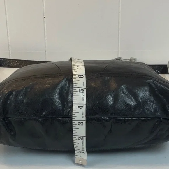 HOBO the Original Black Leather Shoulder Bag with Crossbody Strap - Picture 7 of 13